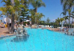 Jardines y Piscina espectaculares en este precioso apartamento